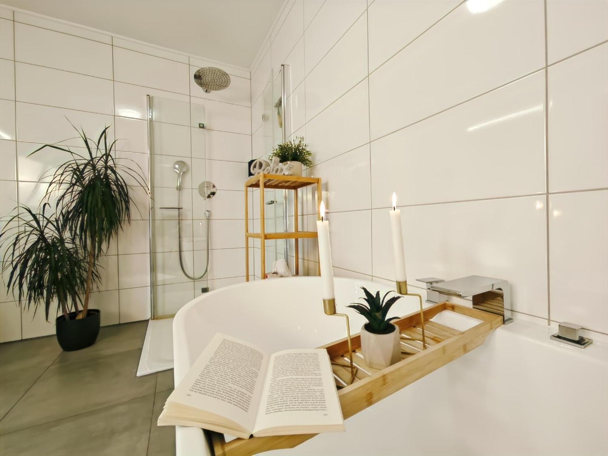 Kaiserin Sisi Fuer Bis Zu 6 - Arbeitsplatz, Badewanne, Parkplatz, Waschmaschine Dinkelsbuehl Luaran gambar